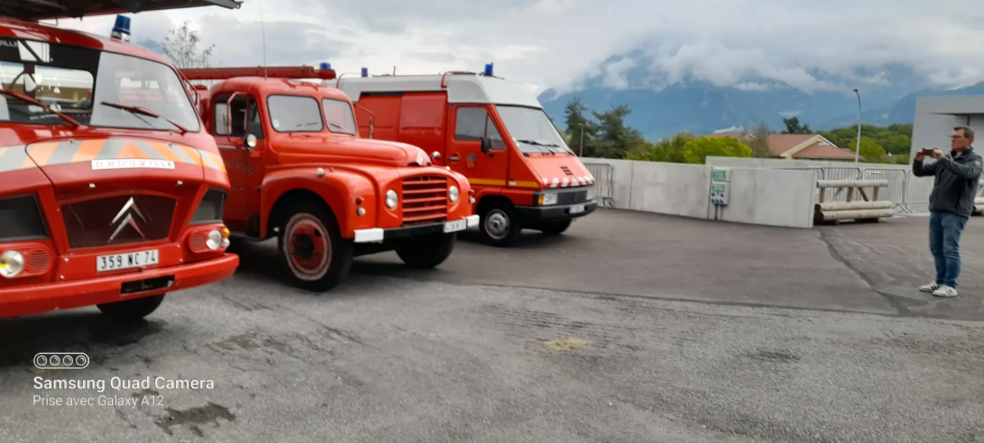 Un camion-échelle y figure en bonne place.